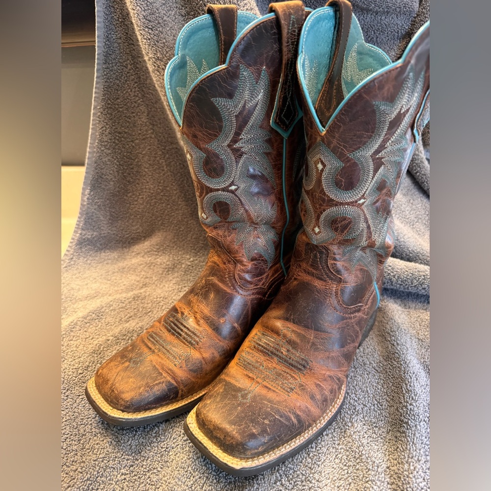 Ariat Turquoise Accent Brown Leather Cowboy Boots